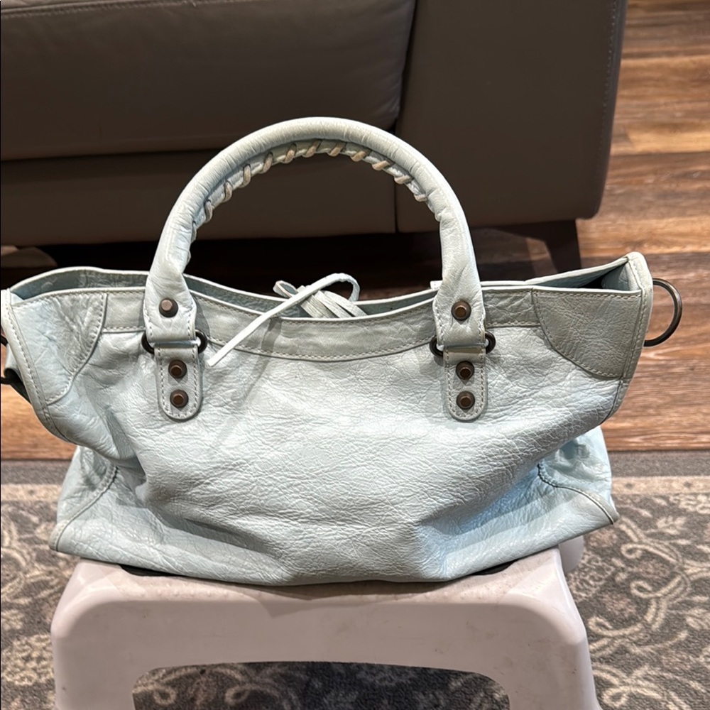 Elegant Light Blue Handbag - Picture 3 of 11